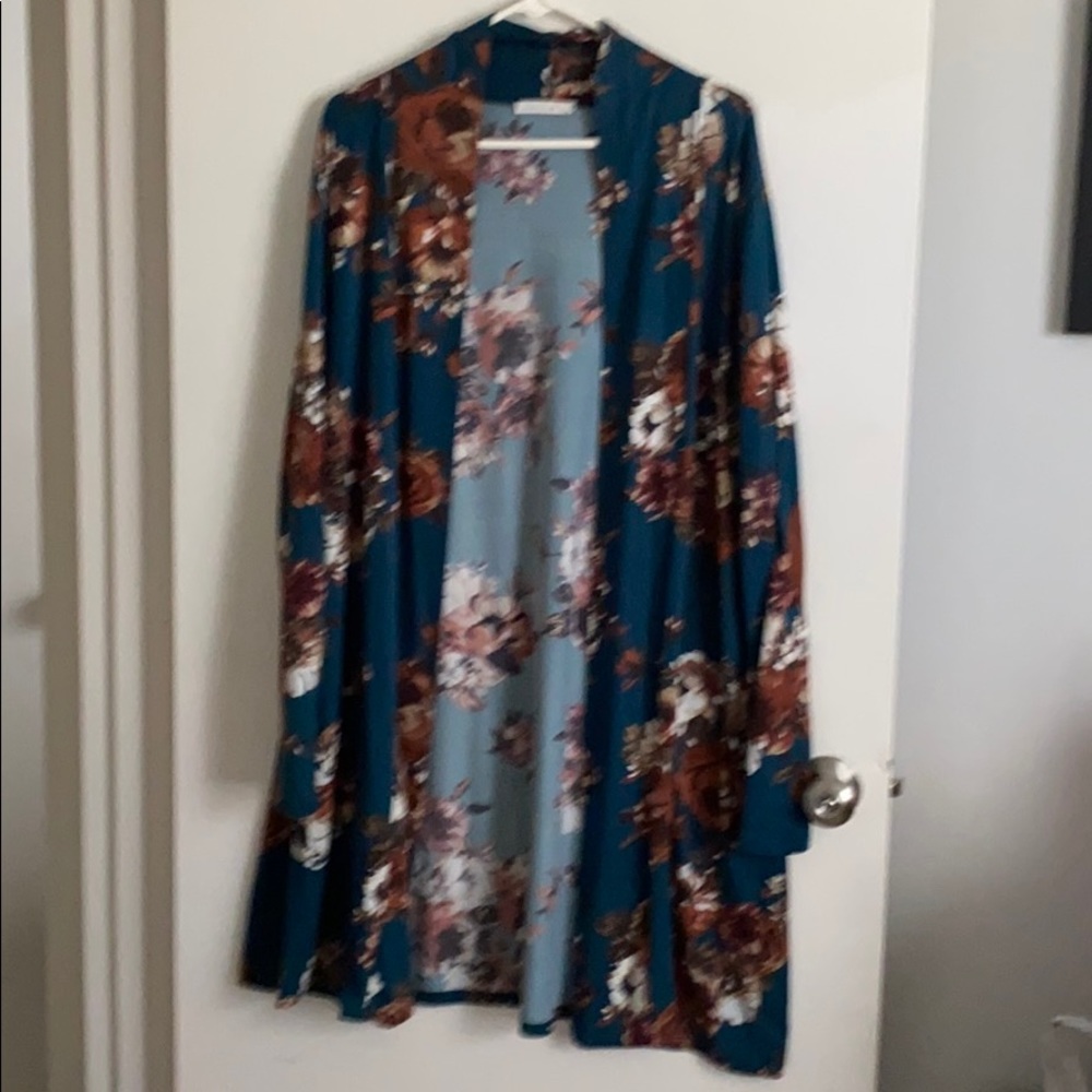 Mid length floral pattern cardigan